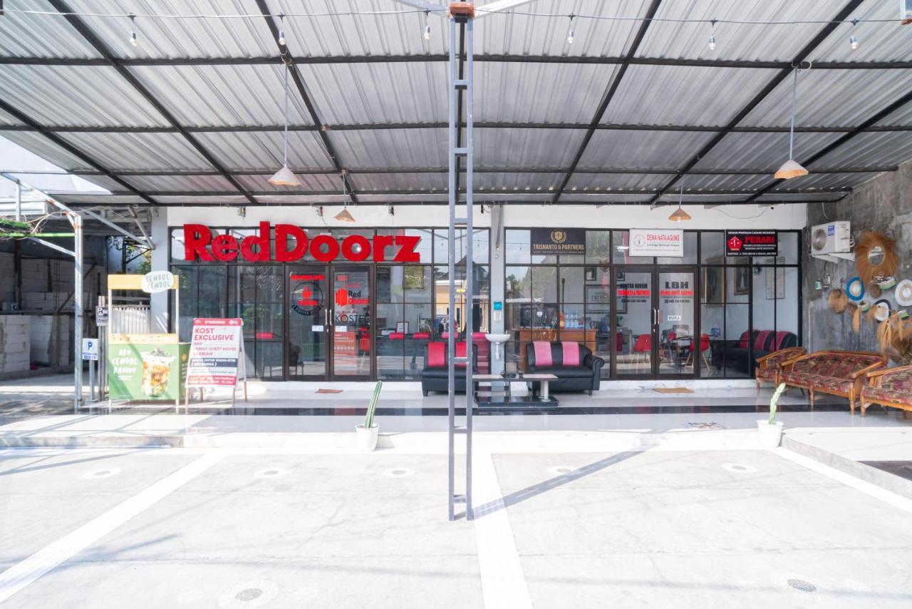 Reddoorz Syariah At Winong Nganjuk Hotel Exterior foto